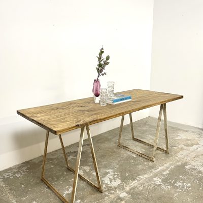 Mesa comedor ó estudio